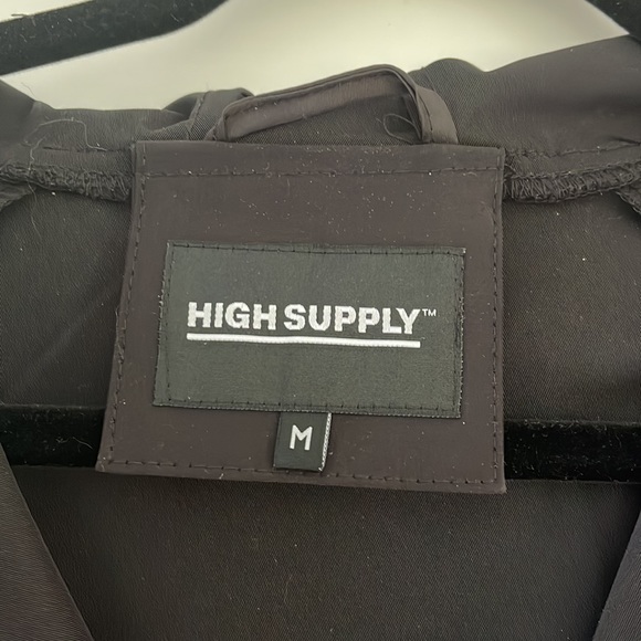 ♻️DONATED DEC. 2023♻️ 
NWOT High Supply street style pullover - Picture 4 of 9